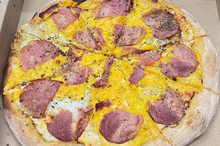 Pizza Panceta con Cheddar